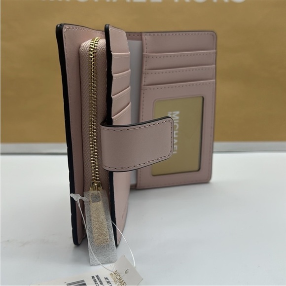 Michael Kors Pink and White Floral Wallet - Picture 12 of 16